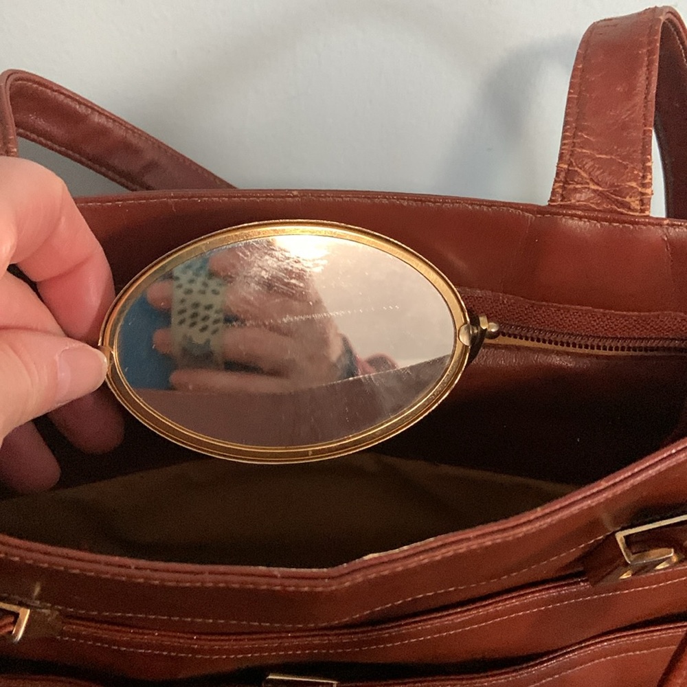 Vintage Lou Taylor Shoulder Bag With Attached Mirror and Coin Purse - Picture 7 of 16